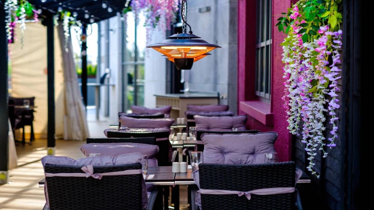 Claregalway Hotel Exterior foto